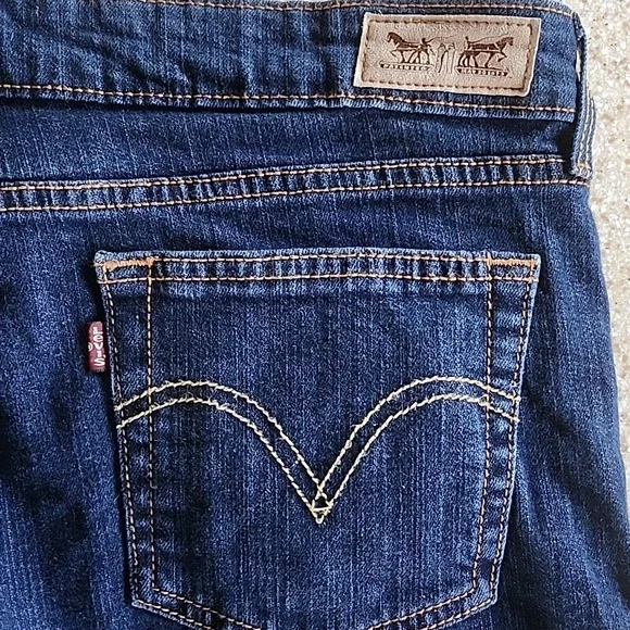 Levi's Cuffed Jean Short Size 32 - Picture 4 of 12